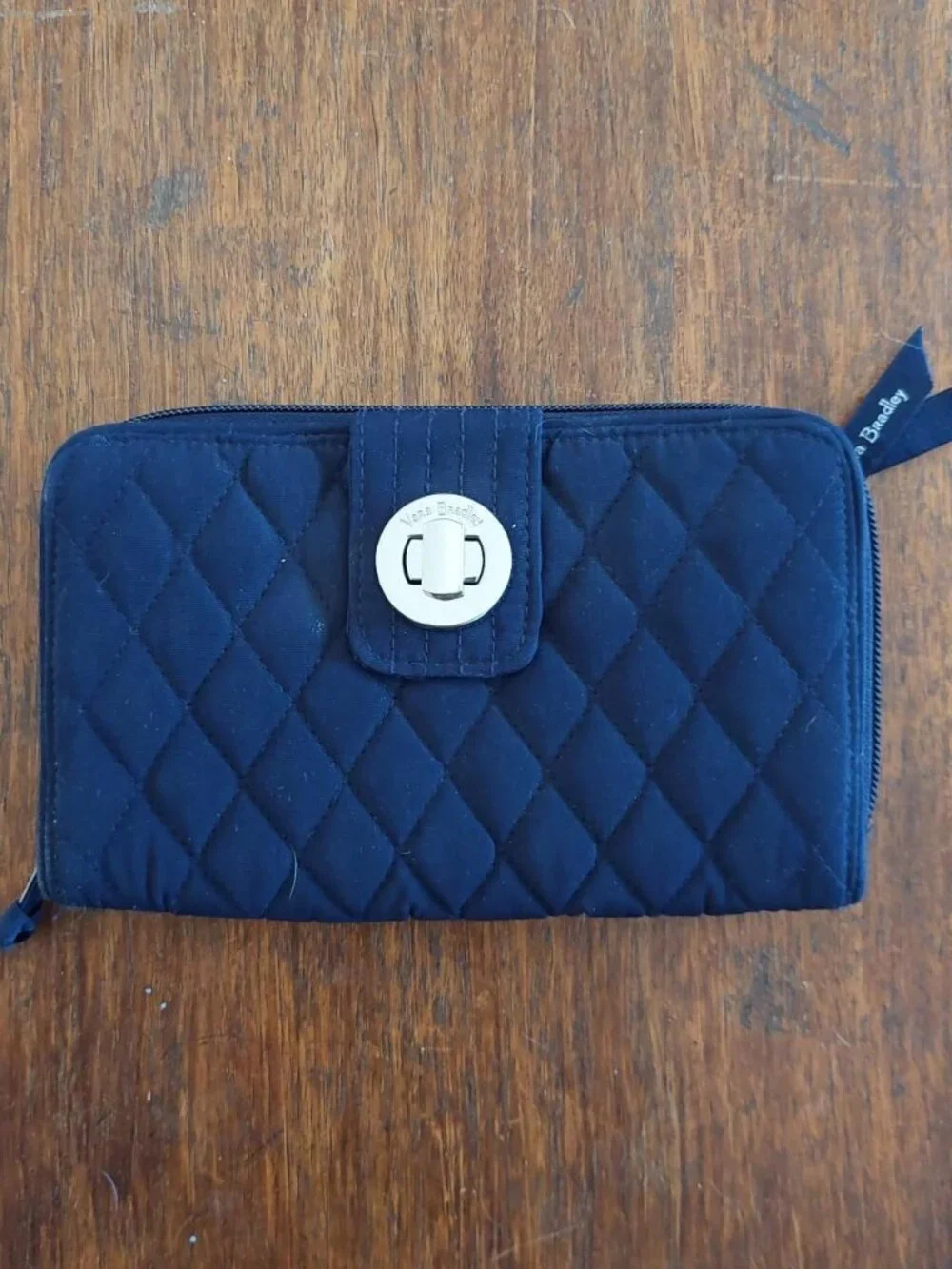 Vera Bradley navy blue quilted wallet #preppy #classic